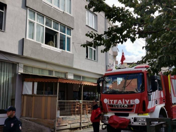 Liseli Kızı 25 Bıçak Darbesiyle Öldürüp Yaktı, Mahkemede Her Şeyi İnkar Etti