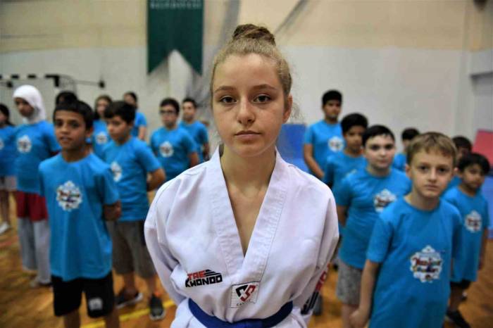 Minik Judo Ve Taekwondocular Sertifikalarını Aldı