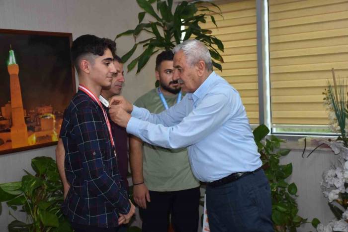 Siirt Belediyesi Başarılı Sporcuları Altınla Ödüllendirdi