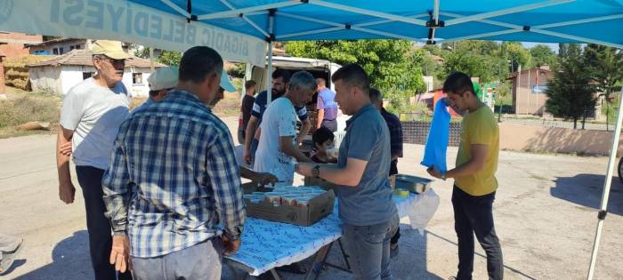 Başkan Avcu, Alevi Vatandaşlara Muharrem Aşuresi Dağıttı