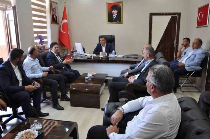 Etb Başkanı Oral Saha Ziyaretlerini Aksatmıyor