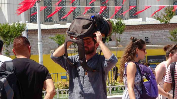 İstanbul Kavruluyor: Hem Ürünleri Hem De Kendisini Suladı