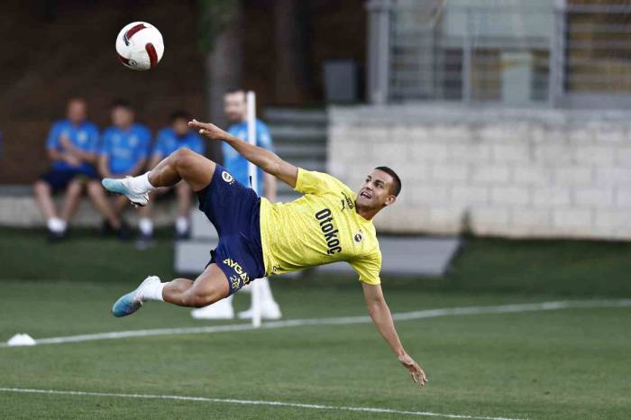 Mert Müldür Sarı-lacivertli Formayla İlk Antrenmanına Çıktı