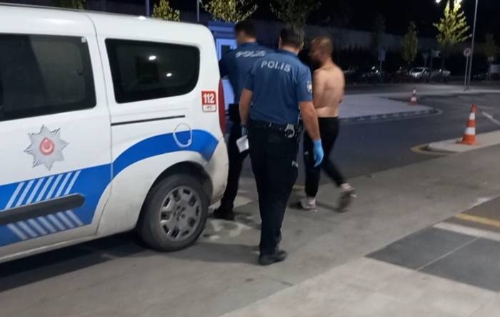 Babasına Sinirlendi, Minibüsü Yaktı