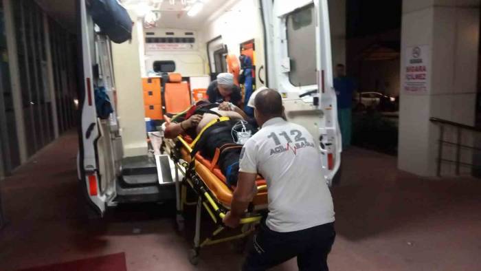 Tır İle Bariyer Arasına Sıkıştı 1 Ölü 3 Yaralı