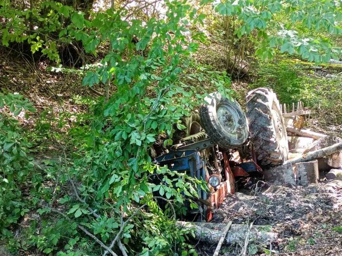 Devrilen Traktörün Altında Kalan Sürücü Hayatını Kaybetti
