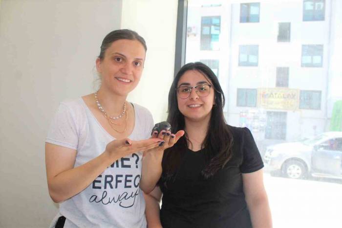 Gazetecilerden Ebabil Kuşuna Şefkat Eli