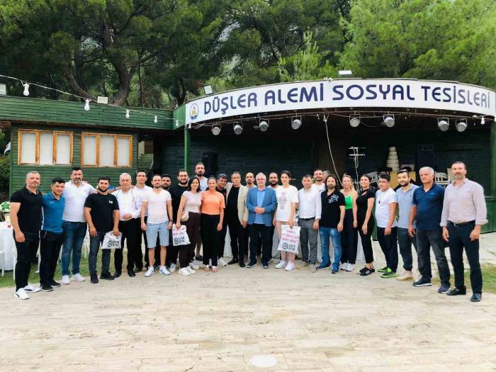 Kozan Belediyesi, Başarılı Sporcuları Ödüllendirdi