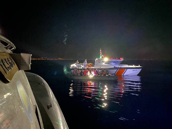 Ayvacık Açıklarında 170 Kaçak Göçmen Yakalandı