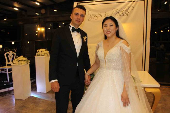 Koreli Yoojin Kalbini Türk Askeri Haluk’a Kaptırdı