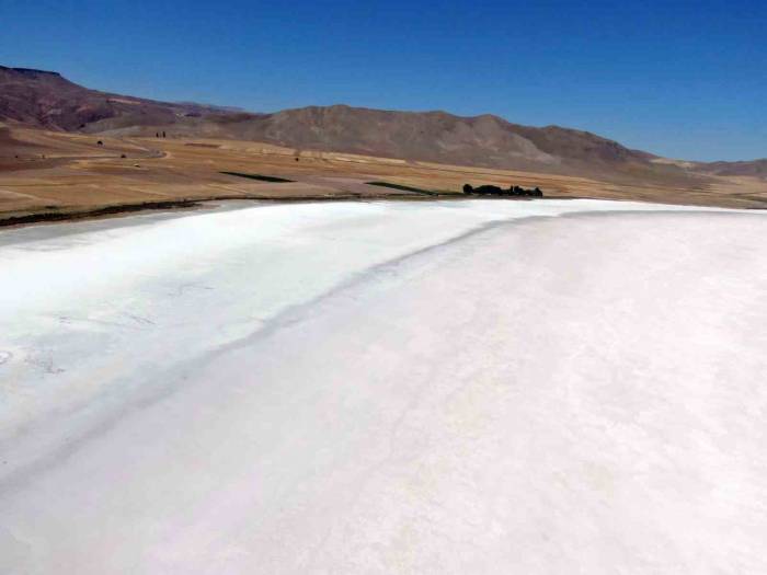 Suyu Gitti, Tuzu Kaldı