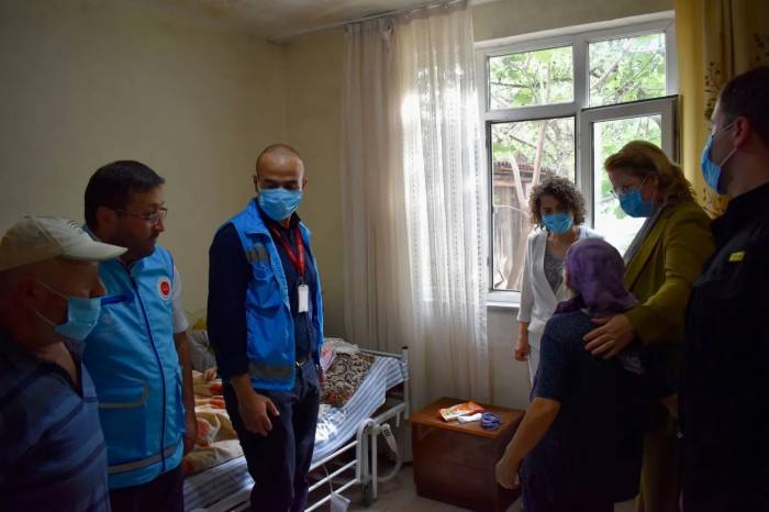 Kırklareli Müftülüğünden Yatalak İki Hastaya Motorlu Yatak Desteği