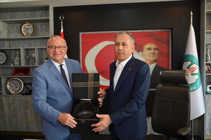 Bakan Yerlikaya’ya Manisa Sunumu