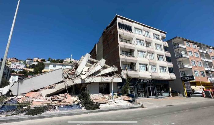 Bina Yıkımında Facianın Eşiğinden Dönüldü, Valilik Soruşturma Başlattı