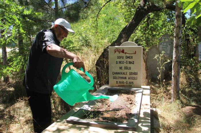 Şehitlerinin Mezarına Gidemeyince Köylerinde Temsili Mezar Yaptılar