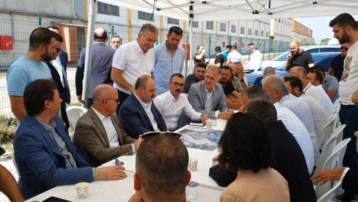 Varank, İnegöl Osb’deki Yangından Etkilenen Esnafla Bir Araya Geldi