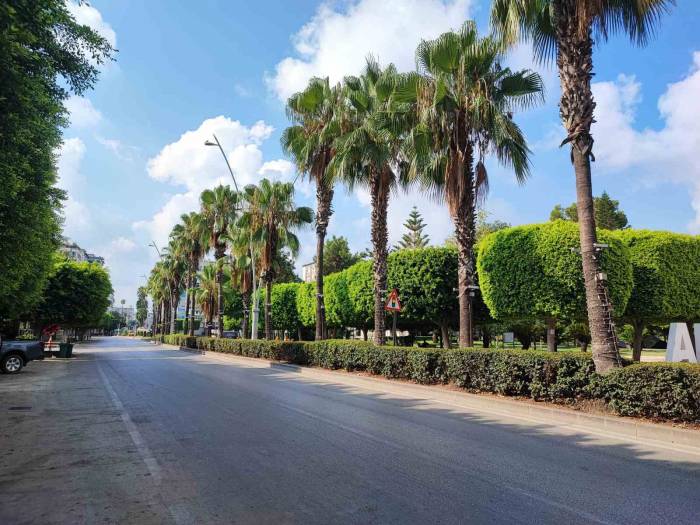 Adana Terk Edilmiş Şehre Döndü