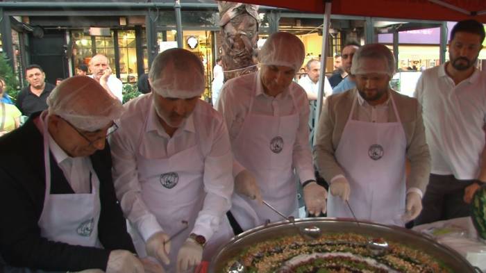 Gaziosmanpaşa’da 3 Bin Kişiye Aşure Dağıtıldı