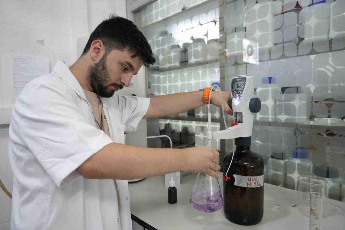 Gemlik Belediyesi’nin Yaprak, Toprak Ve Su Analizi Laboratuvarı İlçedeki Çiftçiye Rehber Oldu