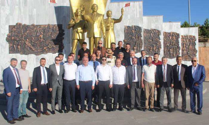 Mhp’li Özdemir Ve İl Teşkilatı’ndan Pınarbaşı’na Ziyaret