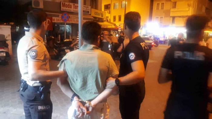 Motorunu Polisin Üzerine Sürdü, Yakalanınca "torbacı" Olduğu Ortaya Çıktı