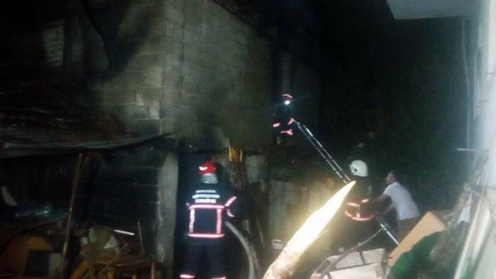 Sakarya’da Samanlık Alev Alev Yandı