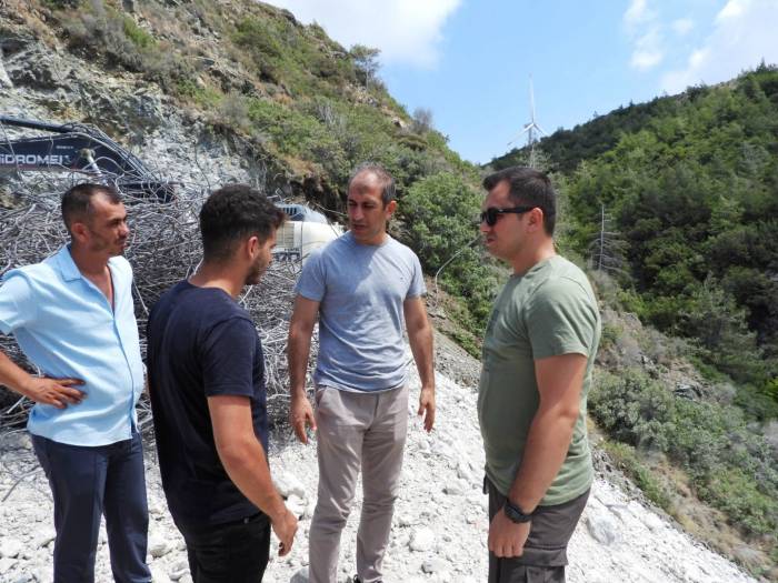 Samandağ’da Yıkım Çalışmaları Devam Ediyor