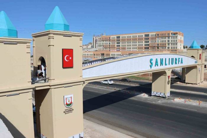 Trafik Güvenliği Yapılan Üst Geçitlerle Sağlanıyor