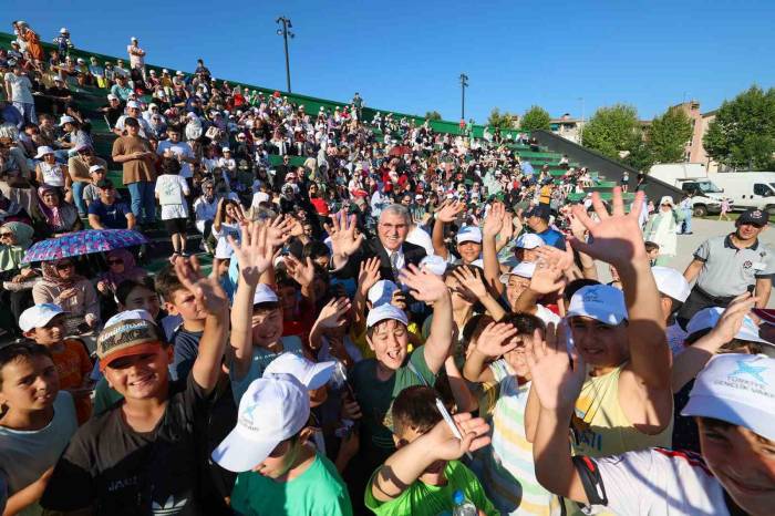 Başkan Yüce: “açık Hava Sahnemiz Şenlikler, Konserler, Tiyatro Gösterileriyle Dolup Taşacak”