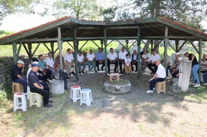 Denizer, Kabri Başında Anıldı