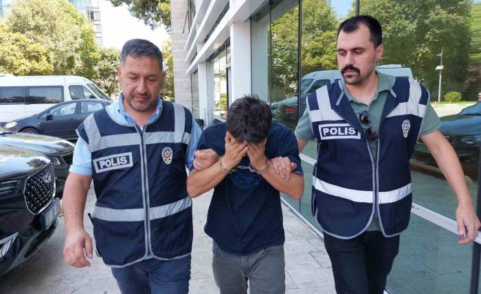 "hastamızı Hastaneye Götüreceğiz" Bahanesiyle Emanet Aldıkları Araçla Hırsızlık Yaptılar