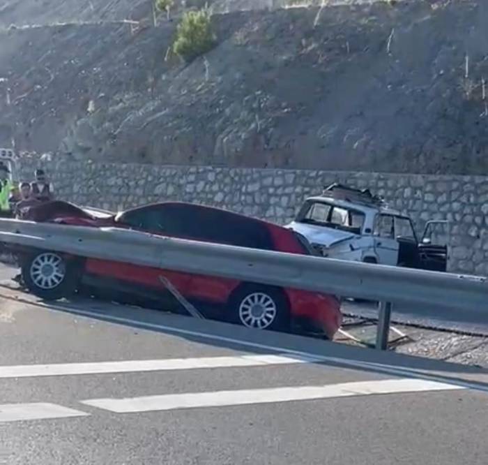 Çanakkale’de Trafik Kazası: 3 Yaralı
