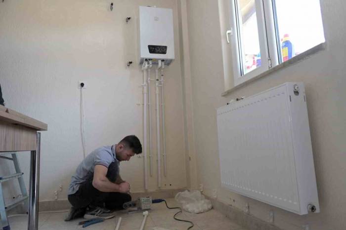 Isparta Belediyesi Gelir Düzeyi Düşük Aileleri Doğalgazla Buluşturuyor