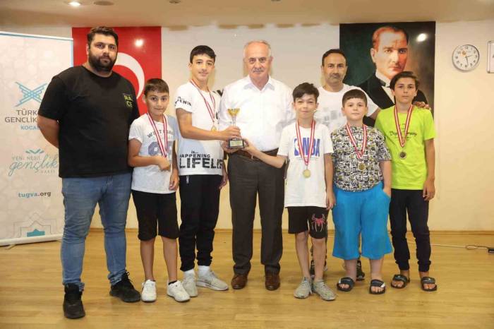 Turnuvada Dereceye Girenler Ödüllerine Kavuştu