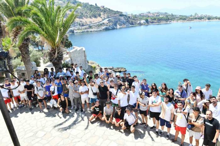 Esenyurt Belediye Başkanı Bozkurt Gençlerle Kampta Buluştu