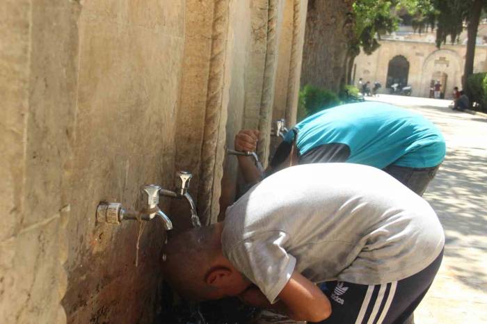 Kavurucu Sıcak Şanlıurfa’yı Etkisi Altına Aldı