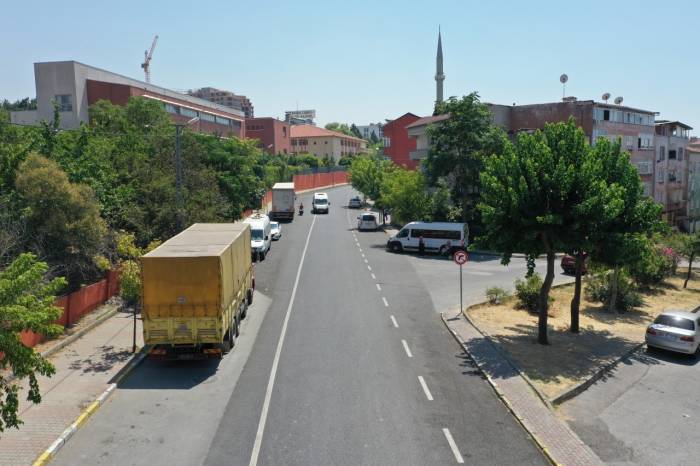 Küçükçekmece’de Asfalt Çalışmaları Aralıksız Sürdürülüyor