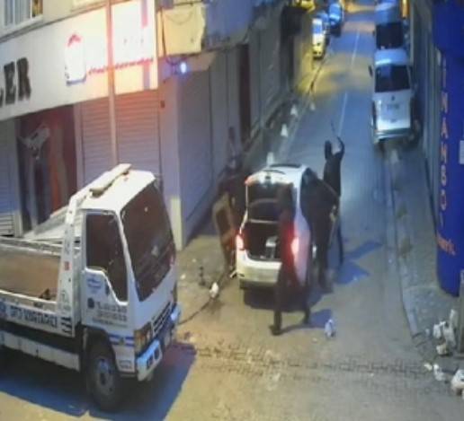 Lüks Araçla Soygun Girişimini Komşuların Müdahalesi Engelledi