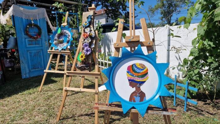 30 Yıldır Atık Malzemeleri Geri Dönüştürerek Yeni Objeler Üretiyor