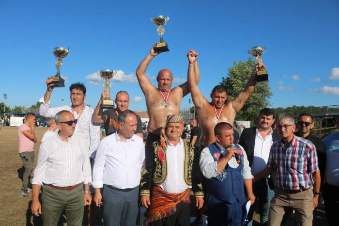 Batı Trakya Seçek Yaylası’nın Başpehlivanı Hasan Zeybek Oldu