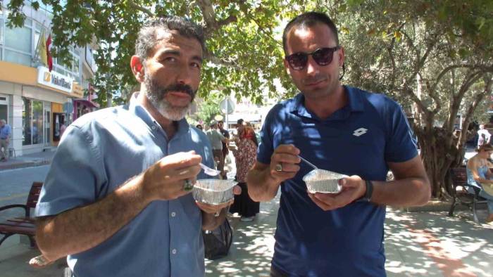 Balıkesir’de Bin 500 Kişiye Aşure İkramı