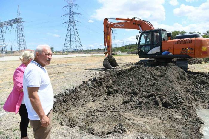 Lapseki Belediyesi Kapalı Ve Açık Düğün Salonunun Temeli Atıldı