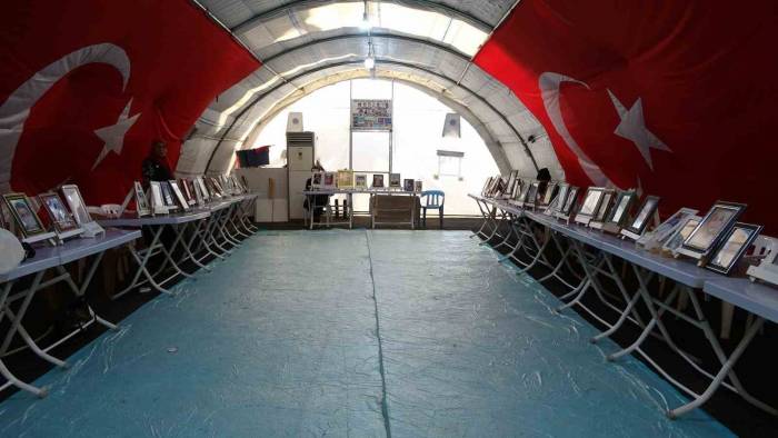 Annelerin Umutlu Bekleyişi Devam Ediyor
