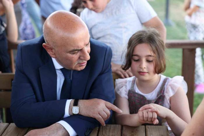 Keçiören Belediyesi, Zehirlenerek Vefat Eden Anne Ve Kızının İsmini Verdiği Parkın Açılışını Yaptı