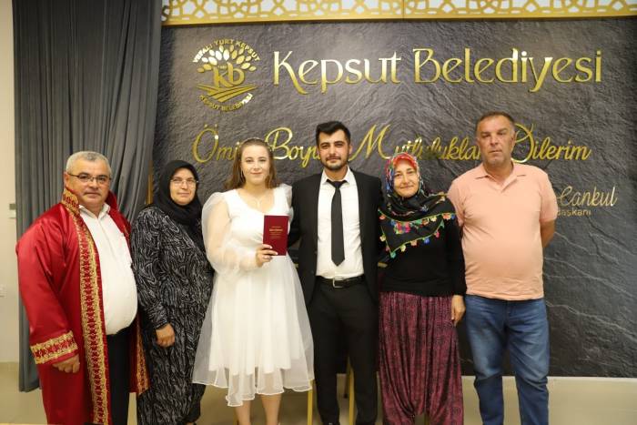 Oğlunun Doğum Gününde Nikahını Kıydı