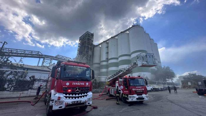 Rusya’dan Gelen Gemiden Tahıl İndirilirken Patlama Meydana Gelmiş
