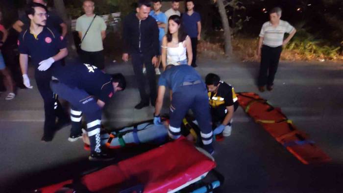 Otomobil İle Motosiklet Kafa Kafaya Çarpıştı: 2 Yaralı