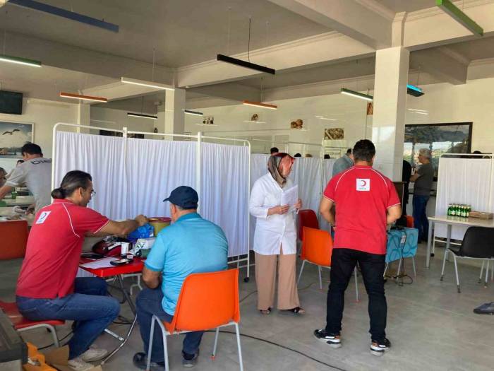 Rekor Kan Bağışı Yapan Vatandaşa Altın Madalya