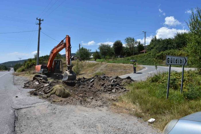 "tapulu Yerim" Dedi, Kepçeyle Yolu Kapattı