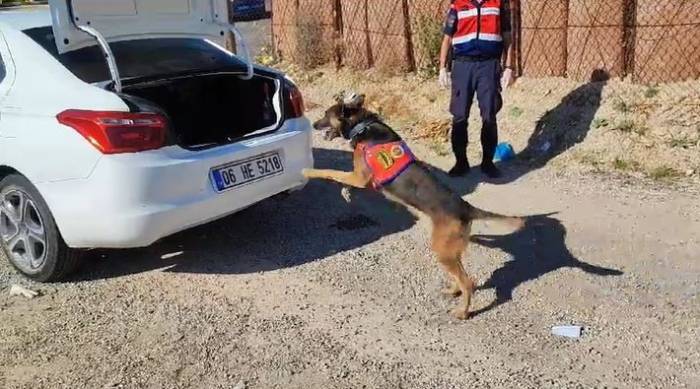 ’raket’ Tepki Verdi, 7 Kilo 428 Gram Esrar Ele Geçirildi